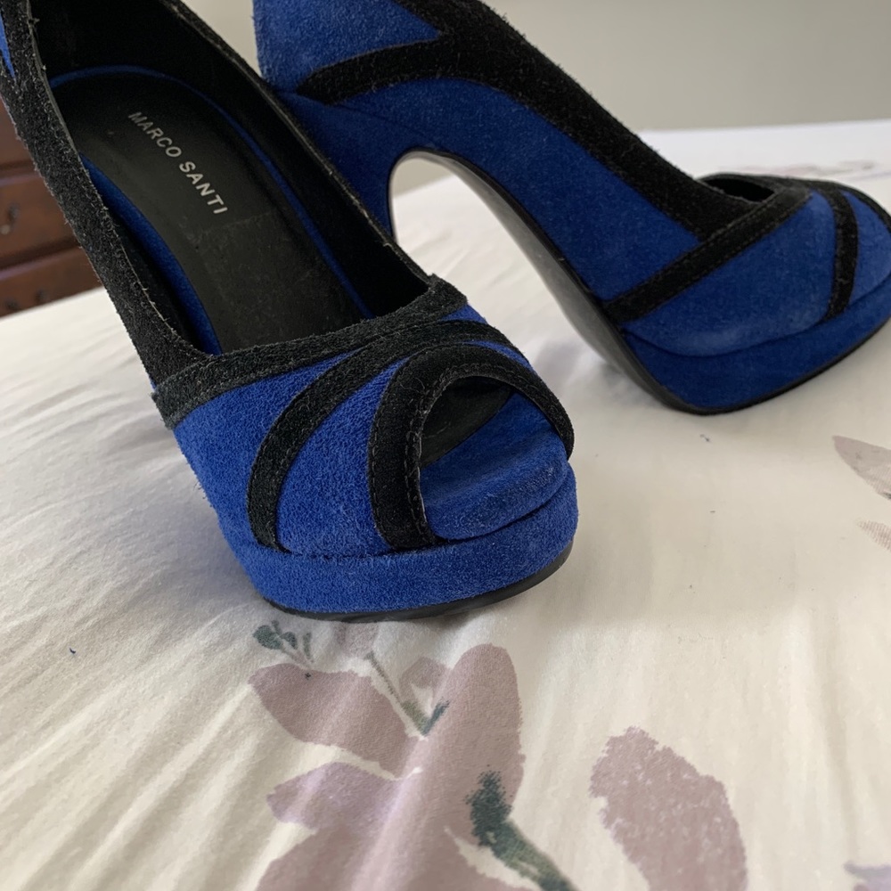 Unique Marco Samri Virginia in dark blue.